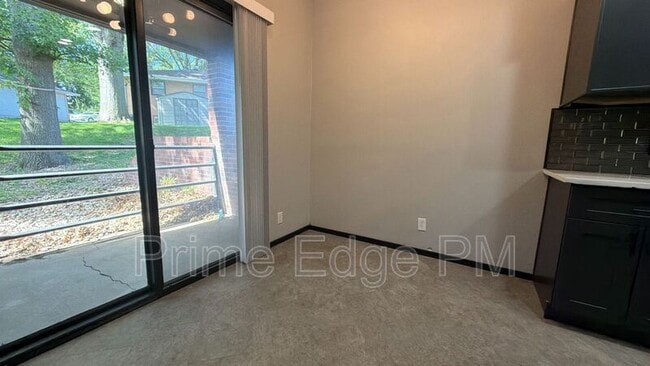 Building Photo - 1821 Ridgehaven Ct