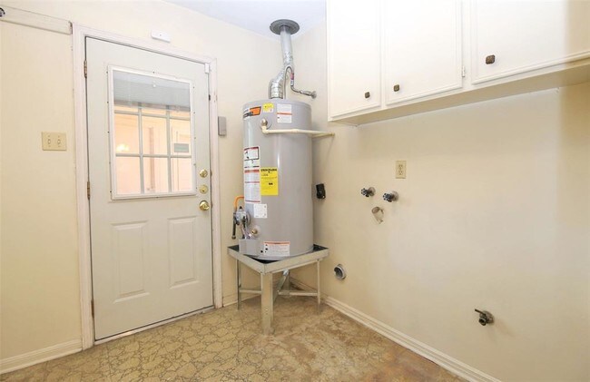 Building Photo - 10615 Windriver Dr