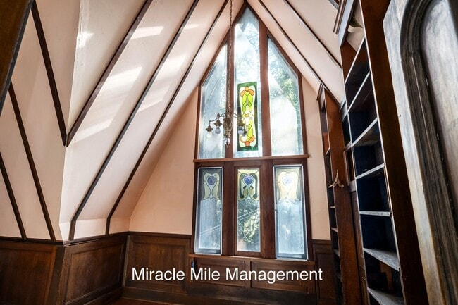 Building Photo - Unique Tudor Style Home with bonus cottage