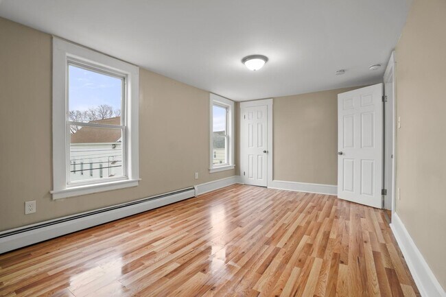 Building Photo - 119 Andover St
