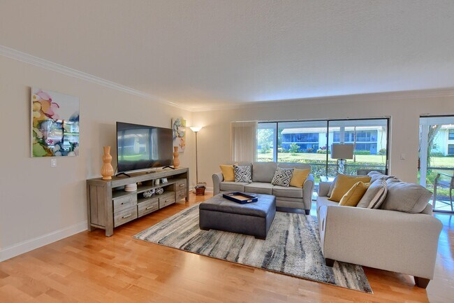 Building Photo - 6748 Willow Wood Dr