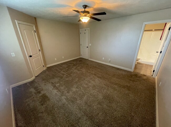 Building Photo - Stunning Cedar Townhome
