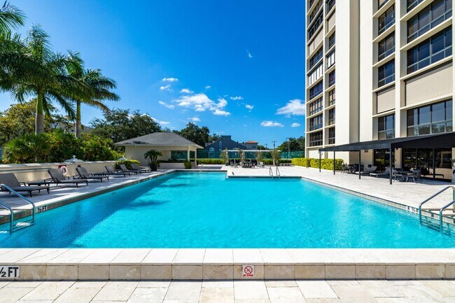 Building Photo - 3301 Bayshore Blvd