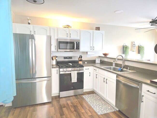Building Photo - 10884 Cape Cod Ln