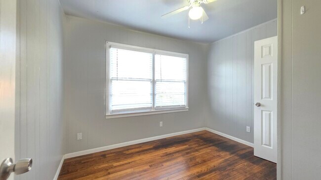 Building Photo - 4415 45th St