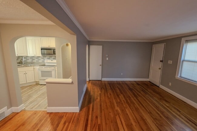 Building Photo - 11 Cragmere Terrace