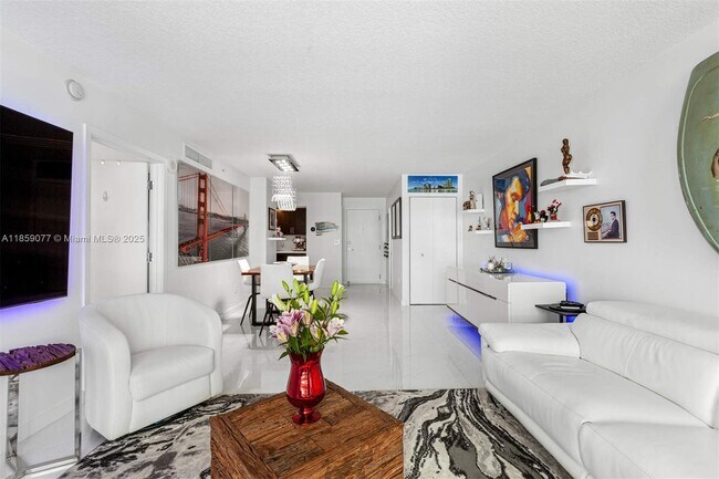 Building Photo - 6917 Collins Ave