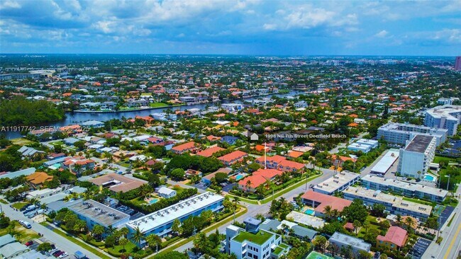 Building Photo - 1998 NE 7th St