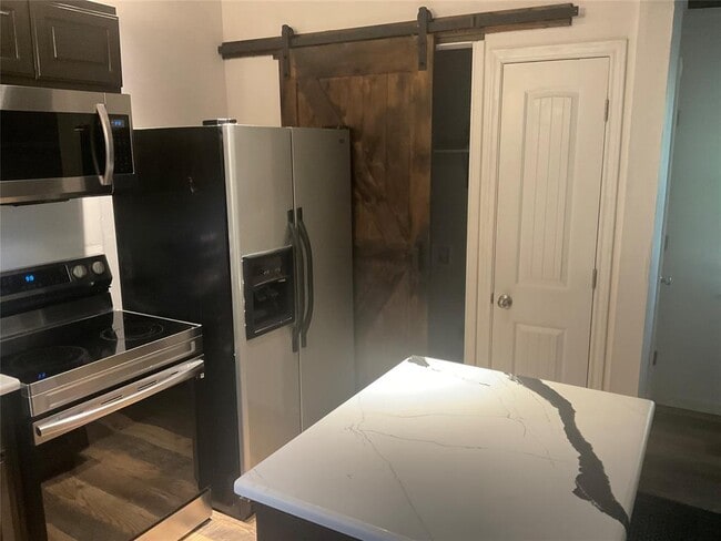 Building Photo - 18302 Redbud Ln