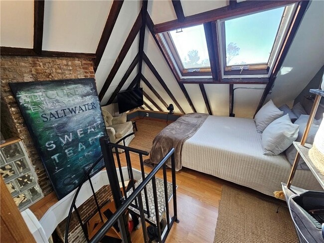 Building Photo - 35 Pelham St