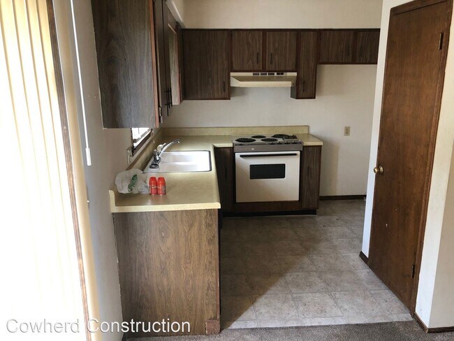 Building Photo - 2 br, 1 bath House - 3618 B S. Farm Rd 135