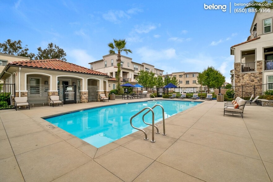 Building Photo - 1523 St Simon Cir