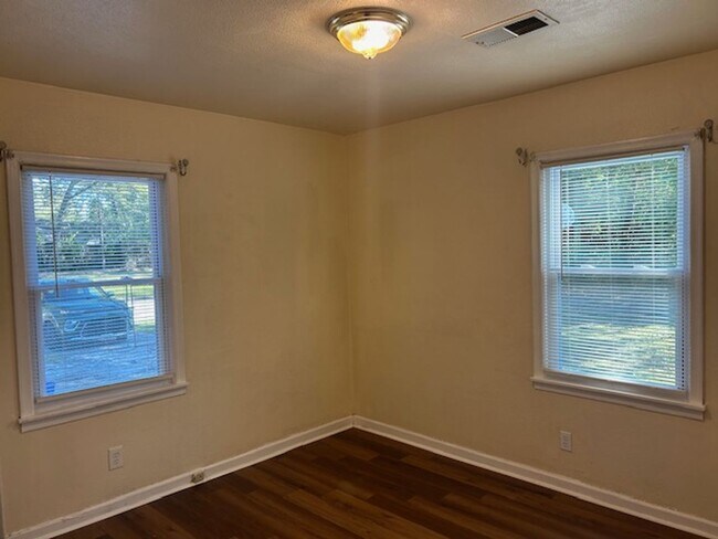 Building Photo - Charming 3-bedroom, 1-bathroom home located in Columbus, GA