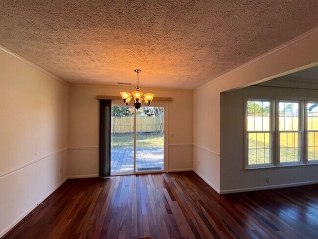 Building Photo - Recently Renovated Home in Wilmington