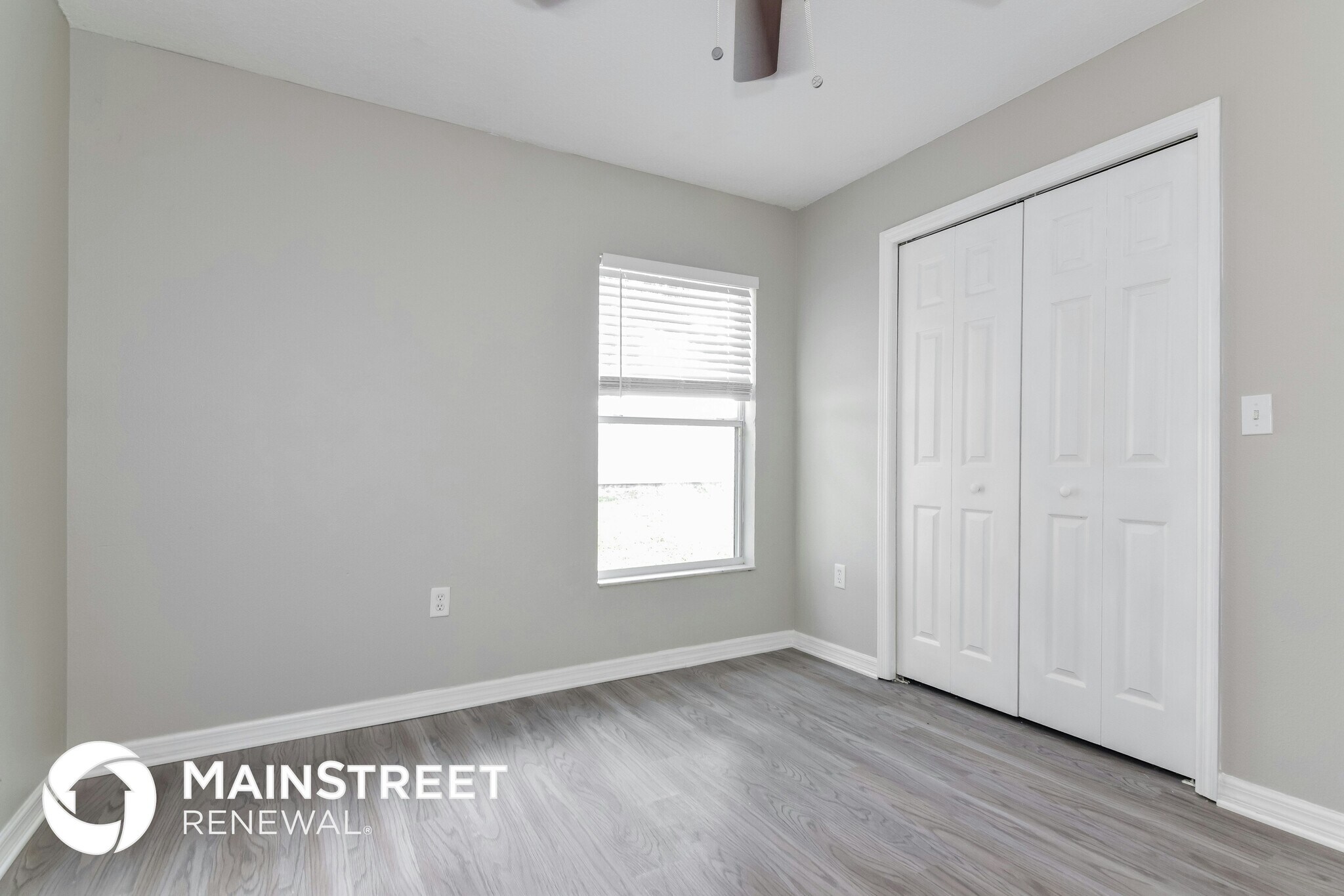 Building Photo - 9503 N Hyaleah Rd