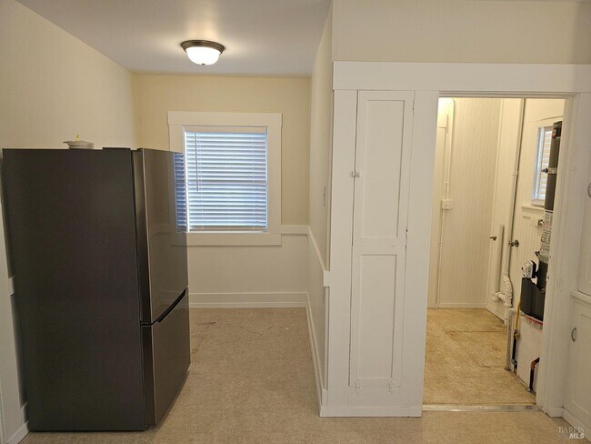 Building Photo - 412 Lincoln St