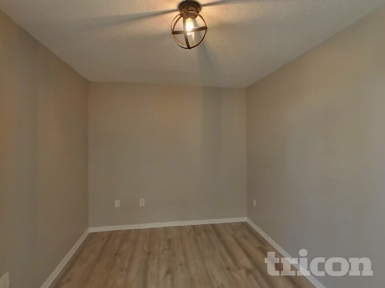 Building Photo - 1446 Deborah Dr