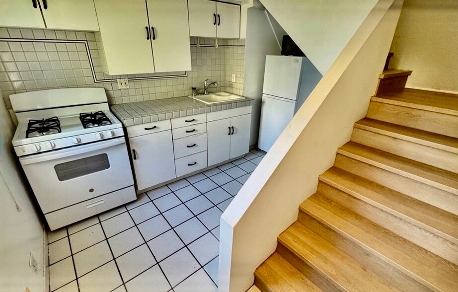 Building Photo - 459 N Alfred St