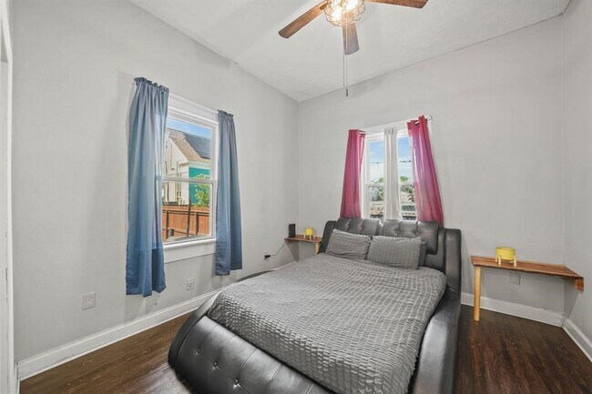 Building Photo - 3223 Avenue M