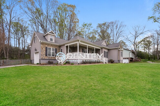 Building Photo - 5485 Styers Ferry Rd