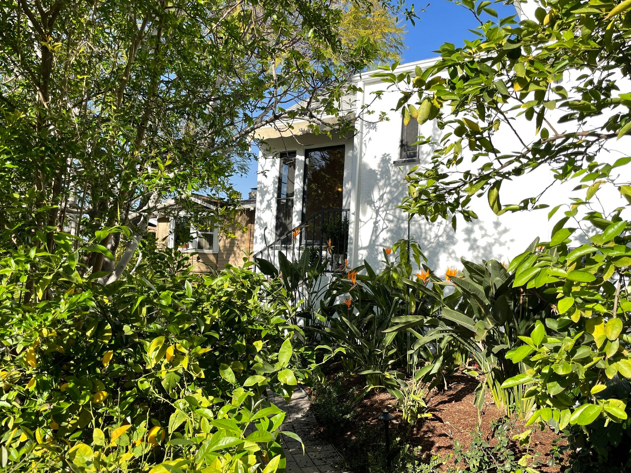 Building Photo - 2437 Arthur St