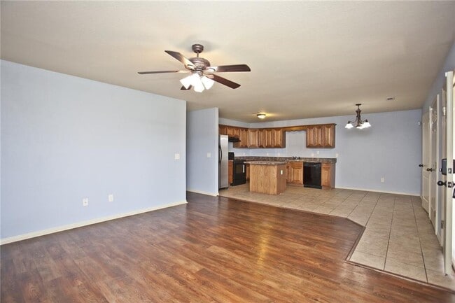 Building Photo - 3014 S B St