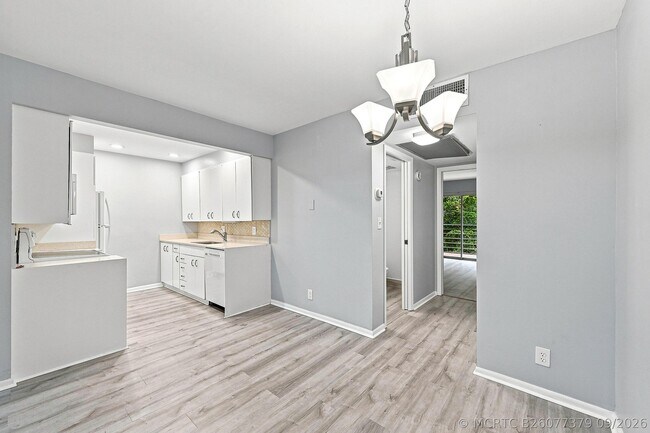 Building Photo - 2404 Antigua Cir