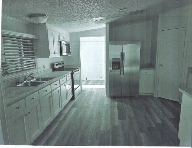 Building Photo - 199 Plantation Dr