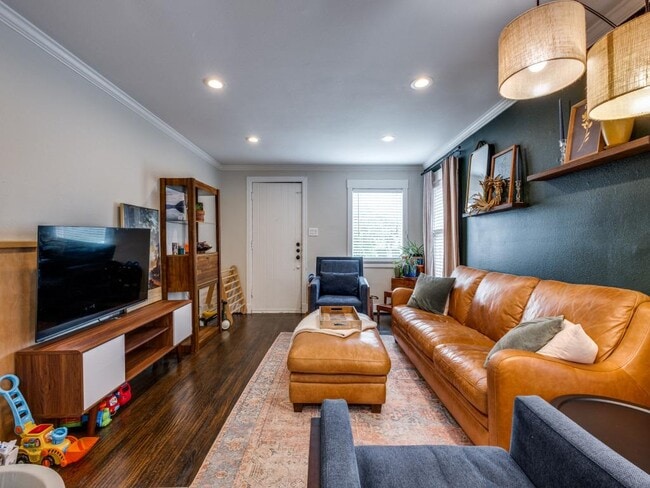 Building Photo - 6009 Ross Ave