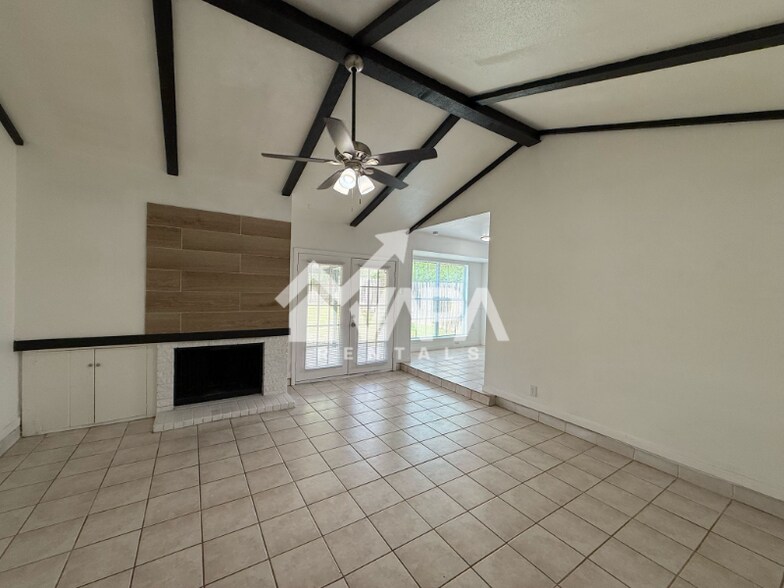 Building Photo - 14419 Briarlake St