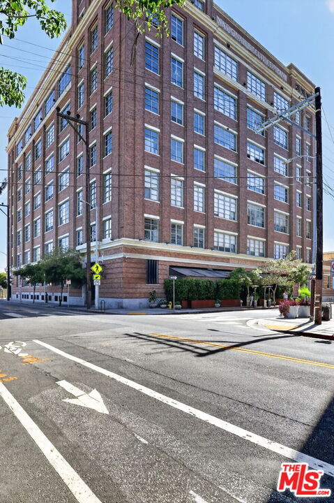 Building Photo - 1850 Industrial St