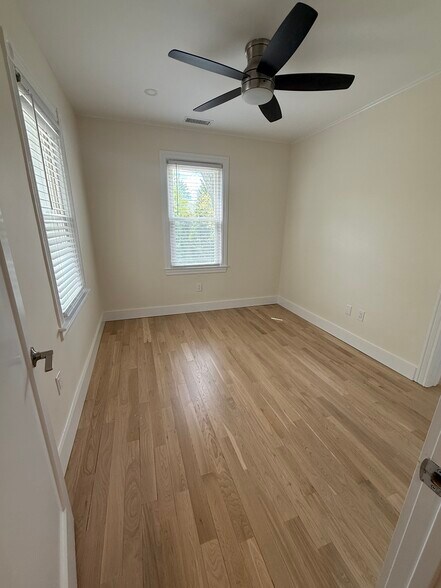 Building Photo - 49 High St