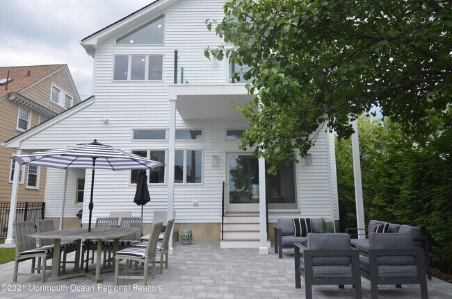 Building Photo - 45 Seaview Ave