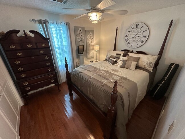 Building Photo - FULLY FURNISHED, SINGLE-FAMILY HOME IN NOR...