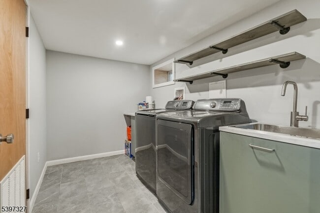 Building Photo - 45 Clark Ave