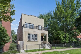 Building Photo - 545 N Drake Ave