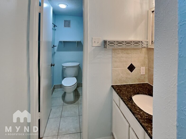 Building Photo - 4557 N O'Connor Rd