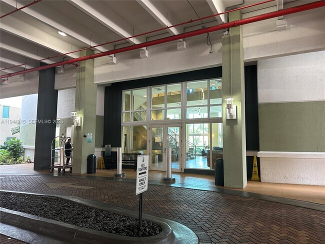 Building Photo - 1755 E Hallandale Beach Blvd