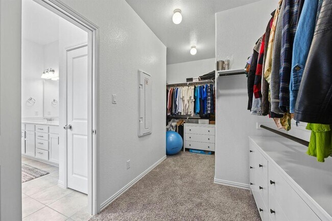 Building Photo - 166 Coronella Dr
