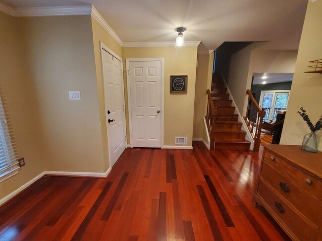 Building Photo - Comfort, Space, and Location: 4BR Alexandria Home Near Huntington Metro