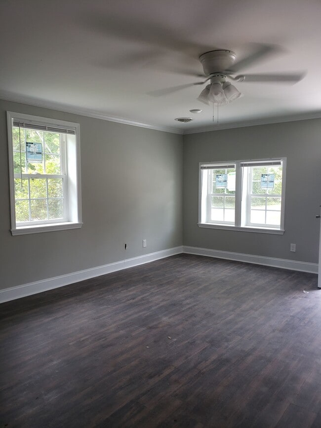 Building Photo - 1021 Pine St