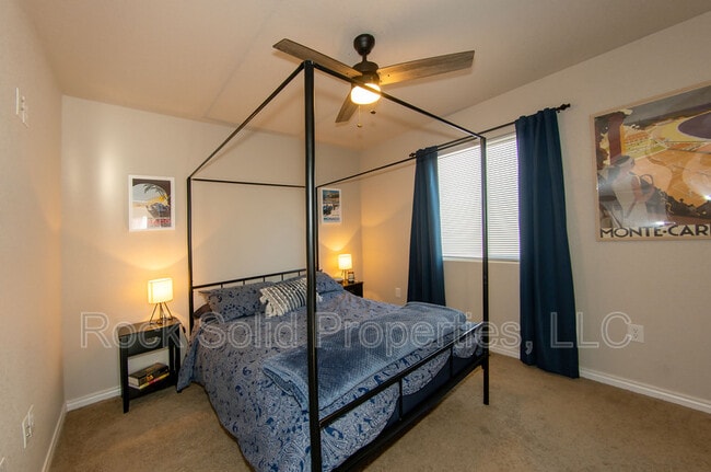 Building Photo - 3618 Woodhaven Dr