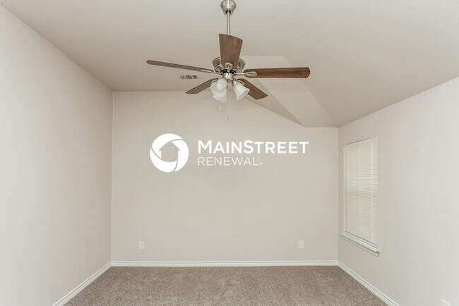 Building Photo - 4 Bedroom Pet-Friendly Home in Glenn Heigh...