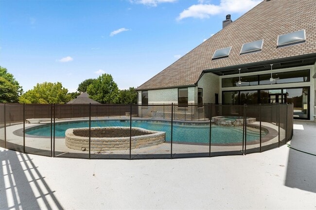 Building Photo - 209 Carriage Hill Ln