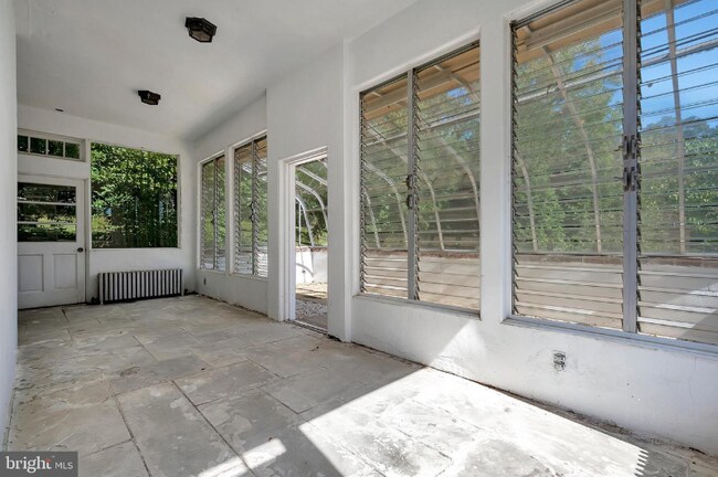 Building Photo - 21 Willow Creek Ln