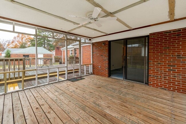 Building Photo - Cozy Brick Ranch in Norfolk