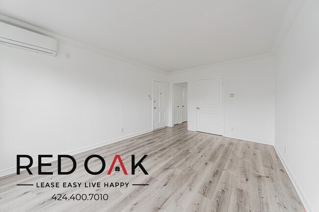 Building Photo - 5164 Clinton St