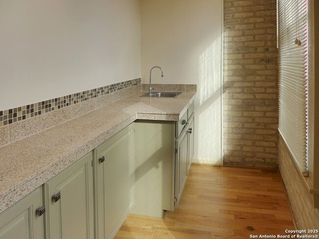 Building Photo - 221 Losoya St