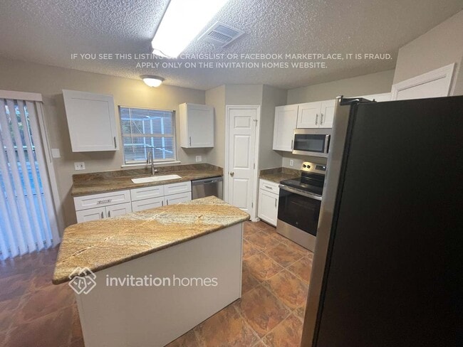 Building Photo - 24933 Ravello St