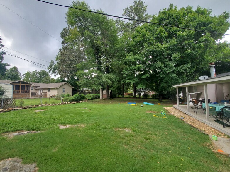 Building Photo - 412 Maiden Ln